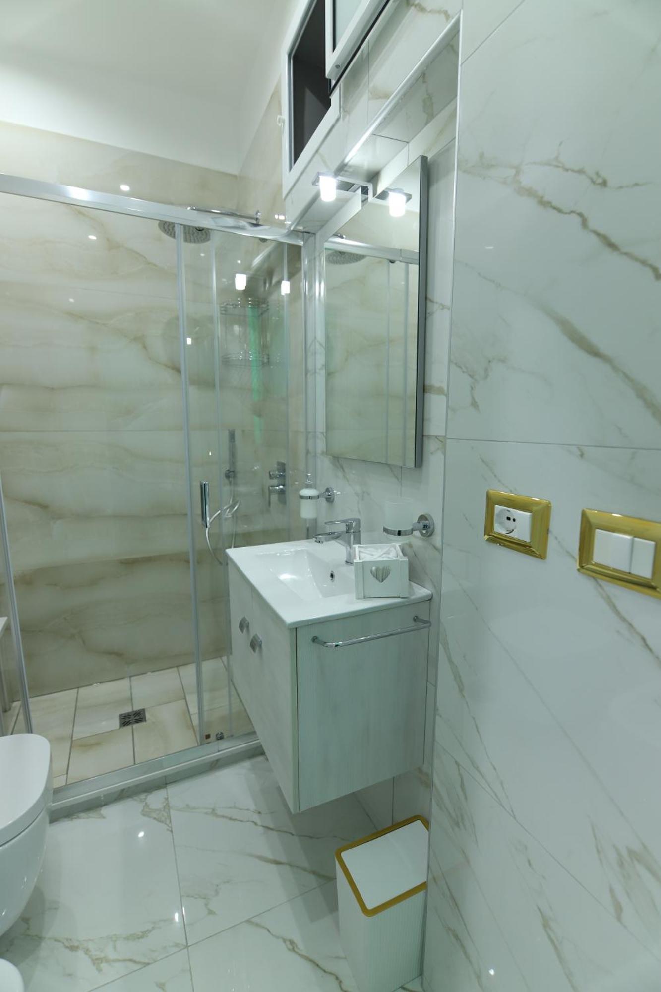 Apartament Regina House Neapol Zewnętrze zdjęcie